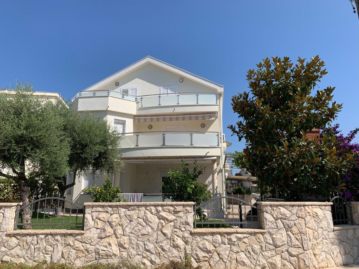 Apartments Dumancic Biograd Na Moru Exterior foto